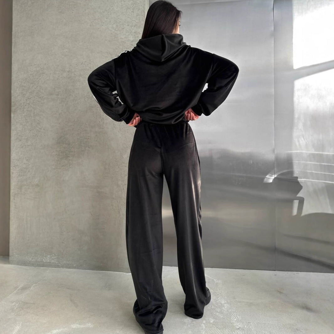 Damen Velours-Zweiteiler mit Cropped-Kapuzenpullover, sportiven Ärmeln und weiter Palazzo-Hose – Auréline