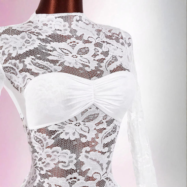 Damen nan transparentes Spitzen-Minikleid mit Bandeau-Einsatz, gerafftem Wickelrock und langen Ärmeln Echo Archiv