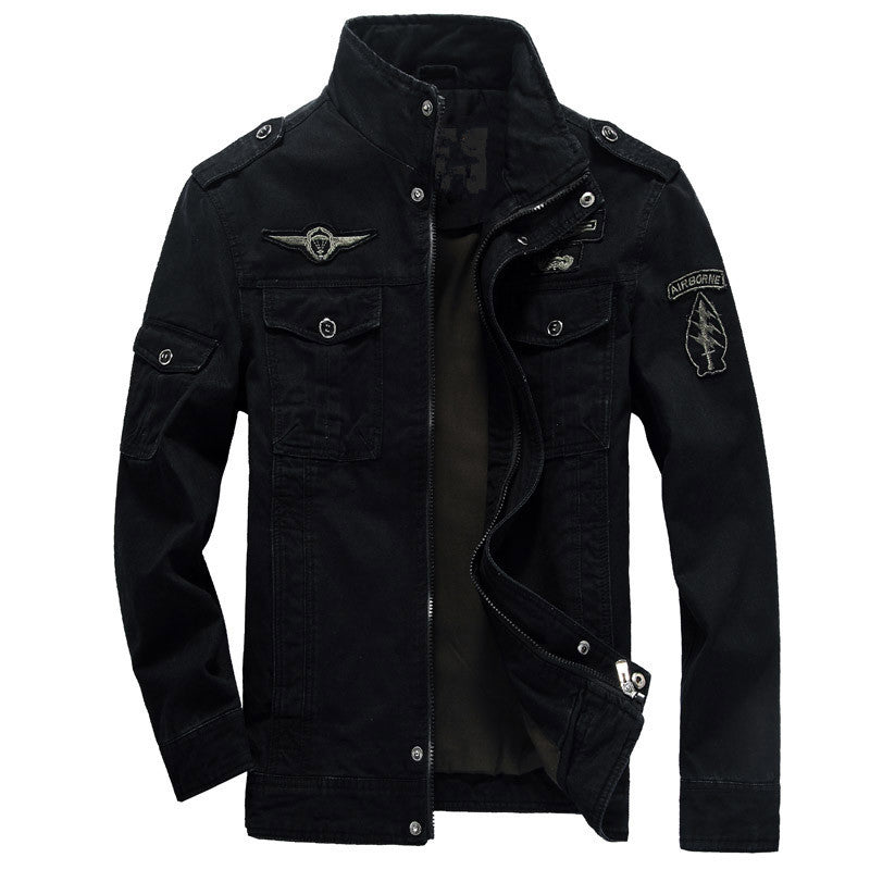 Herren Militärische Canvas Feldjacke mit Stehkragen, Pattentaschen und Abzeichen Echoarchiv