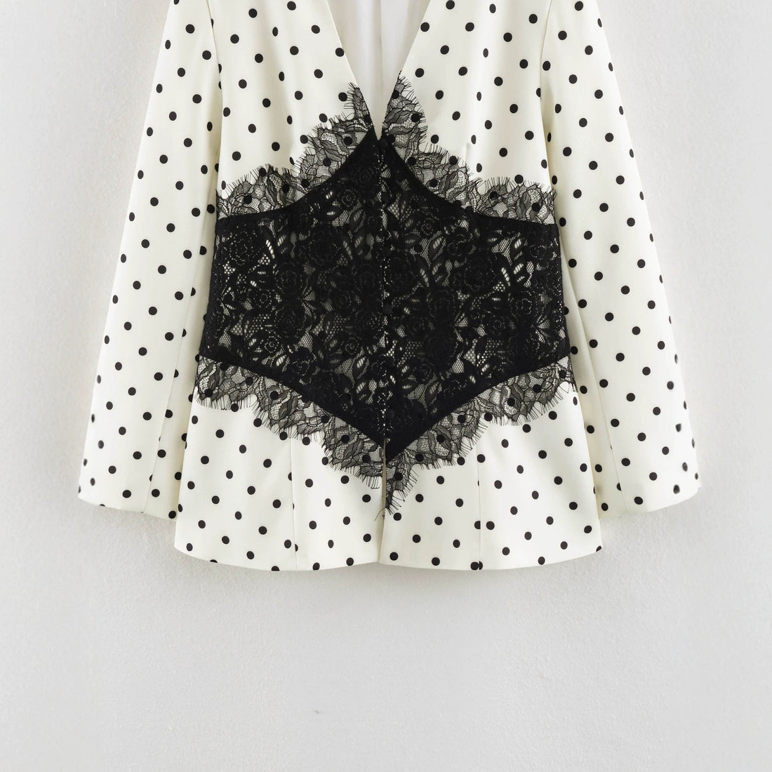 Damen Taillierter Blazer mit Spitzenbesatz und Punktemuster Echo Archiv