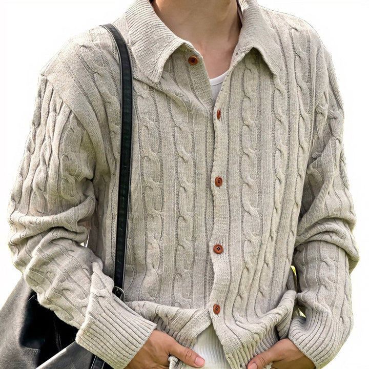 Herren Strickjacke mit Zopfmuster, Hemdkragen und durchgehender Knopfleiste Echoarchiv