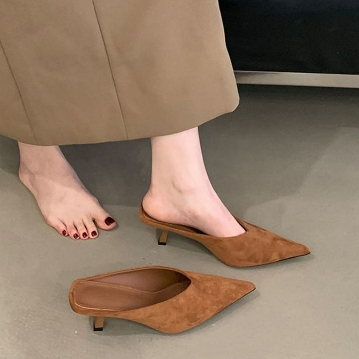 Damen Spitz zulaufende Schlupf‑Mules mit sculpted Kittenabsatz Echo Archiv