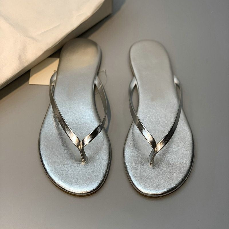 Damen stilvolle Flip-Flops mit glänzendem Riemendesign Echoarchiv