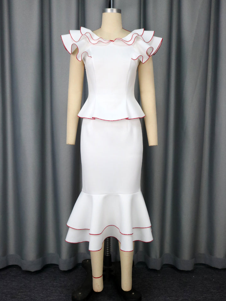 Damen figurbetontes Kleid mit voluminösem Rüschensaum und farbigem Akzent Echo Archiv