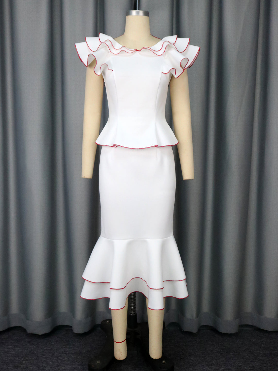 Damen elegantes Kleid mit innovativem Rüschendesign Echo Archiv