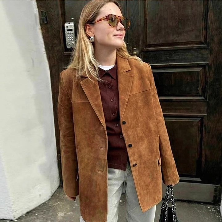 Damen Kurzmantel im Sakko-Stil aus Veloursimitat mit Reverskragen und Pattentaschen Echo Archiv