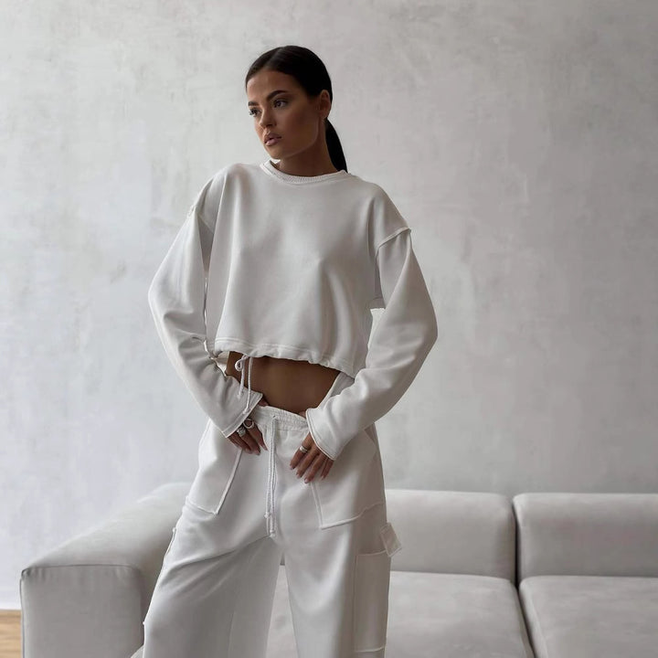 Damen Kurzes Tunnelzug-Sweatshirt mit geripptem Saum und lässiger High‑Waist‑Jogginghose – Avérine
