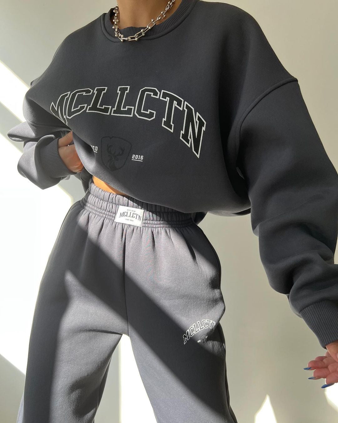Damen Oversized College-Sweatshirt und High-Waist-Jogger-Set aus French-Terry Echoarchiv