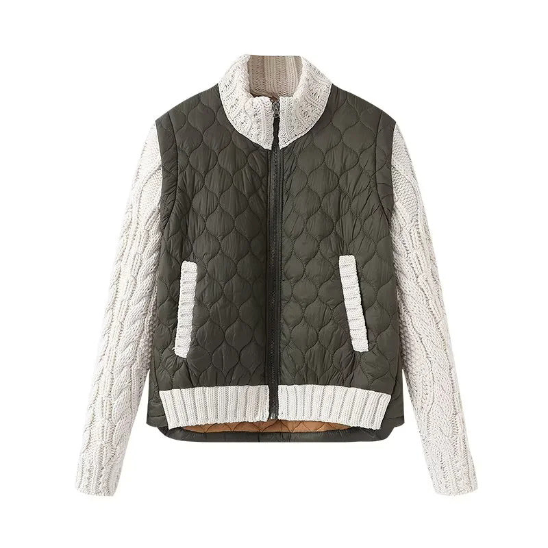 Damen gesteppte Hybridjacke mit Strickärmeln, Stehkragen und Pattentaschen – Célinea