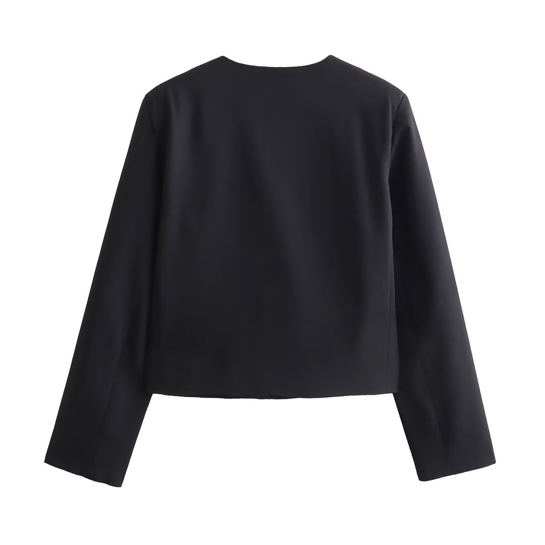 Damen Kurzblazer im Boxy‑Cut mit dekorativen Zierknöpfen und aufgesetzten Taschen Echo Archiv