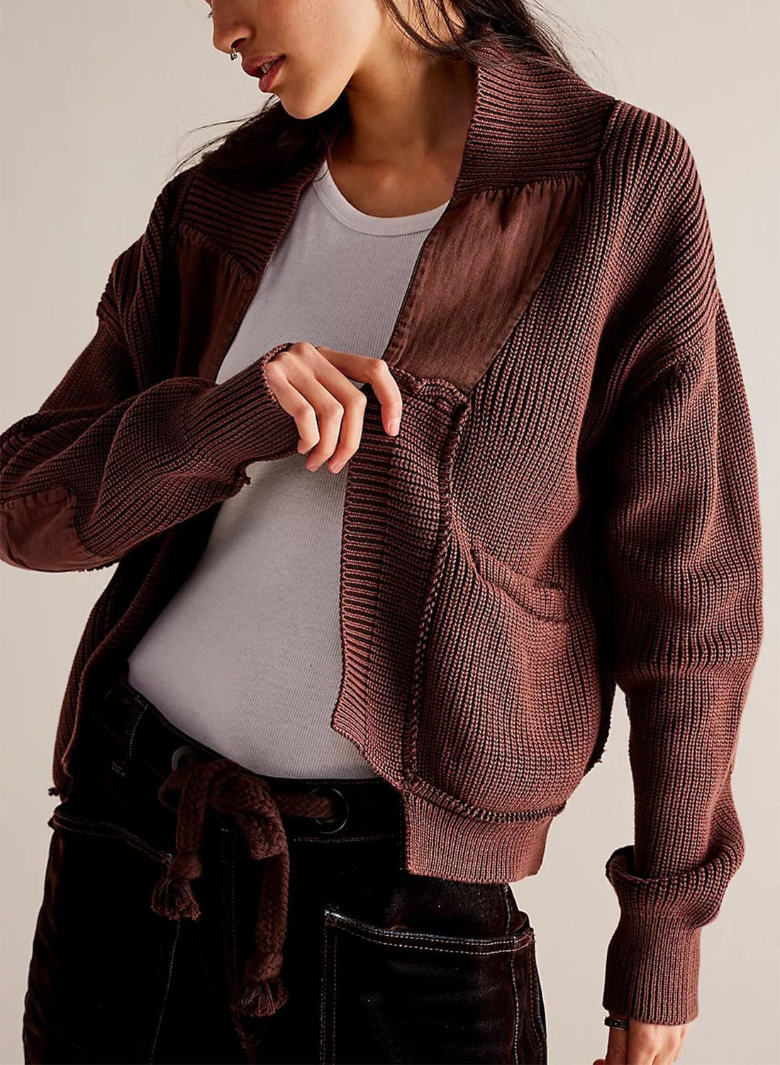 Damen Modische Strickjacke mit großen Taschen – Célinea
