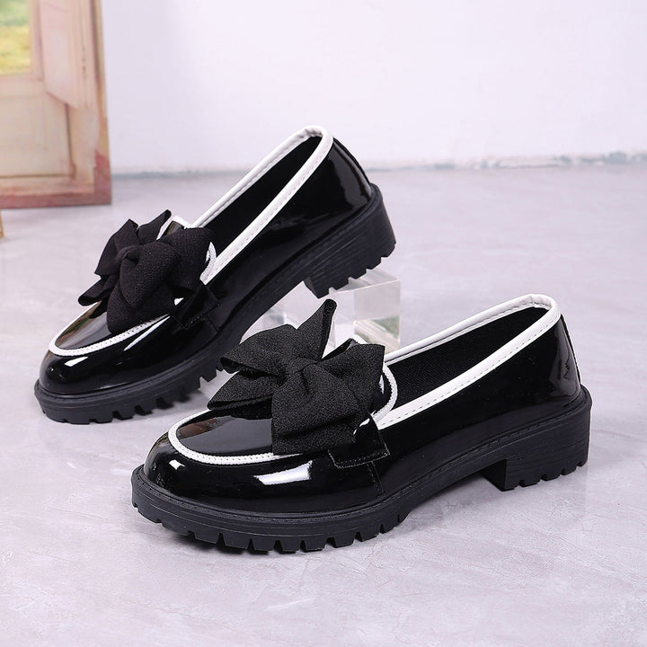 Damen Plateau-Loafer aus Lackimitat mit profilierter Gummisohle und Zierschleife – Lioré
