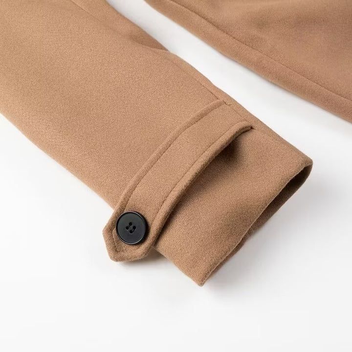 Damen Doppelreihiger Maxilanger Trenchcoat mit Bindegürtel und Cape-Überwurf Echo Archiv