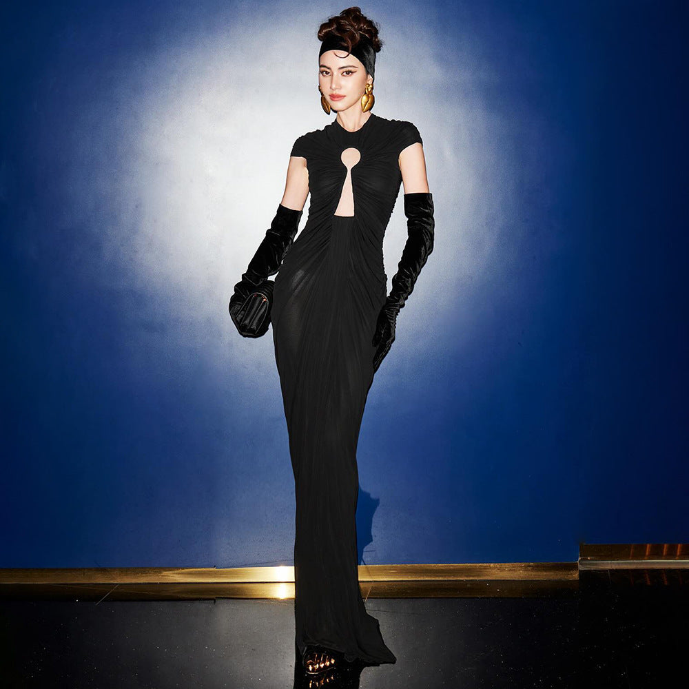 Damen glamouröses Abendkleid mit raffinierten Drapierungen und Schlitz Echo Archiv