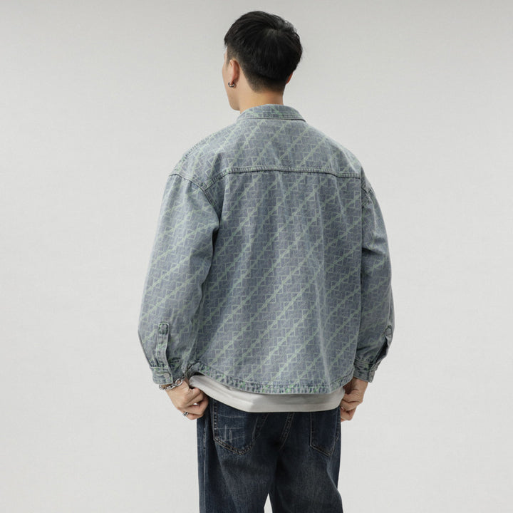 Herren Oversize Jeansjacke mit Allover‑Monogramm, Druckknopf‑Verschluss und aufgesetzten Brusttaschen Echoarchiv
