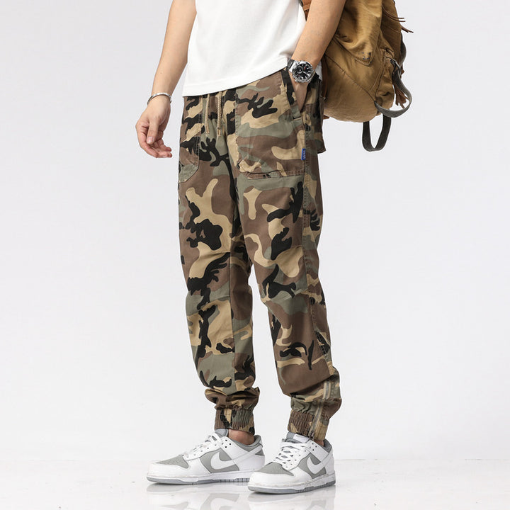 Herren Camouflage-Cargo-Joggerhose mit Tunnelzug, Mehrfachtaschen und gerippten Beinabschlüssen Echo Archiv