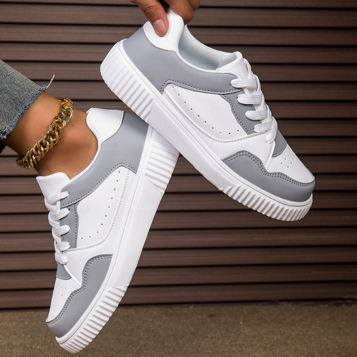 Damen nan niedrig geschnittener Sneaker mit geriffelter Profilsohle, gepolstertem Schaft und perforiertem Obermaterial Echo Archiv