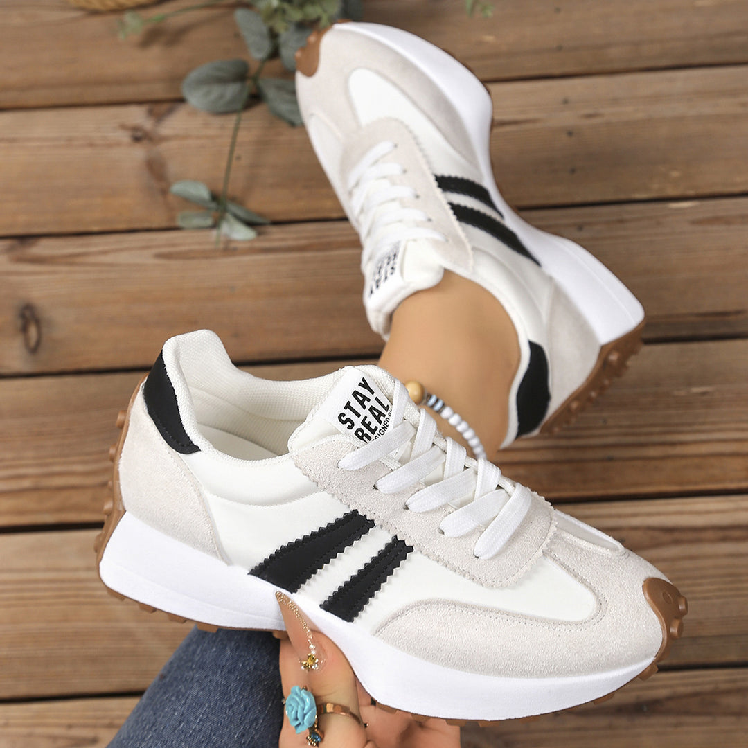 Damen Retro-Plateau-Sneaker mit Velours- und Mesh-Mix – Névara