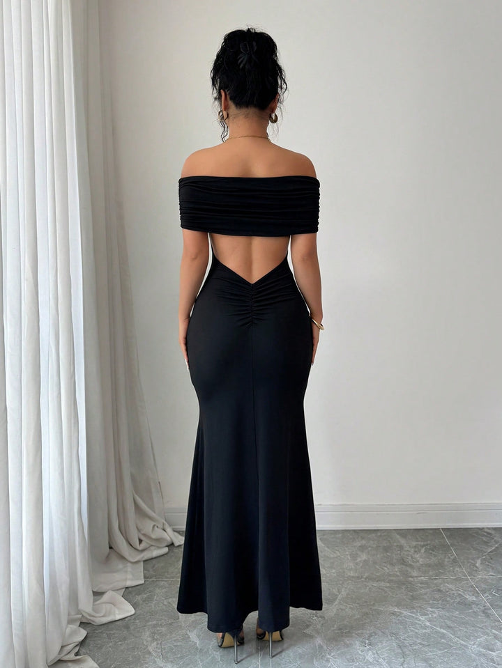 Damen Elegantes Maxikleid mit Off-Shoulder Design und dekorativer Raffung Echo Archiv