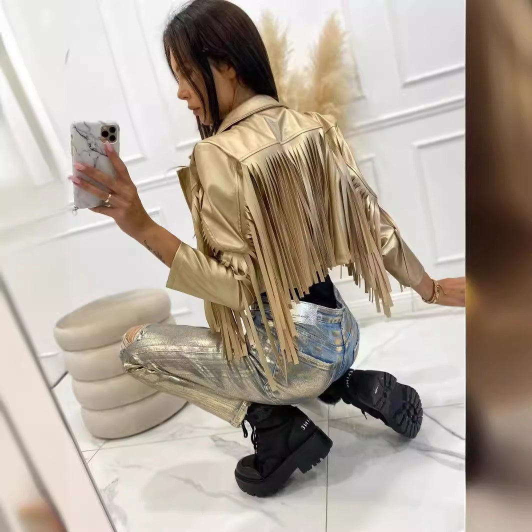 Damen Kurzjacke im Bikerstil mit Metallic‑Optik und langen Lederfransen Echo Archiv