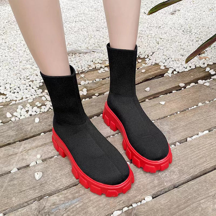Damen  Strick-Stiefelette mit sockenähnlichem Schaft und markanter Profilsohle Echo Archiv