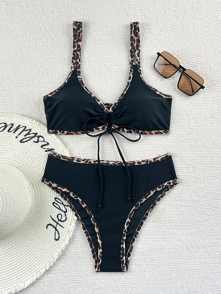 Damen Triangel-Bikini mit verstellbaren Bändern und elastischer Taillenlinie Echo Archiv