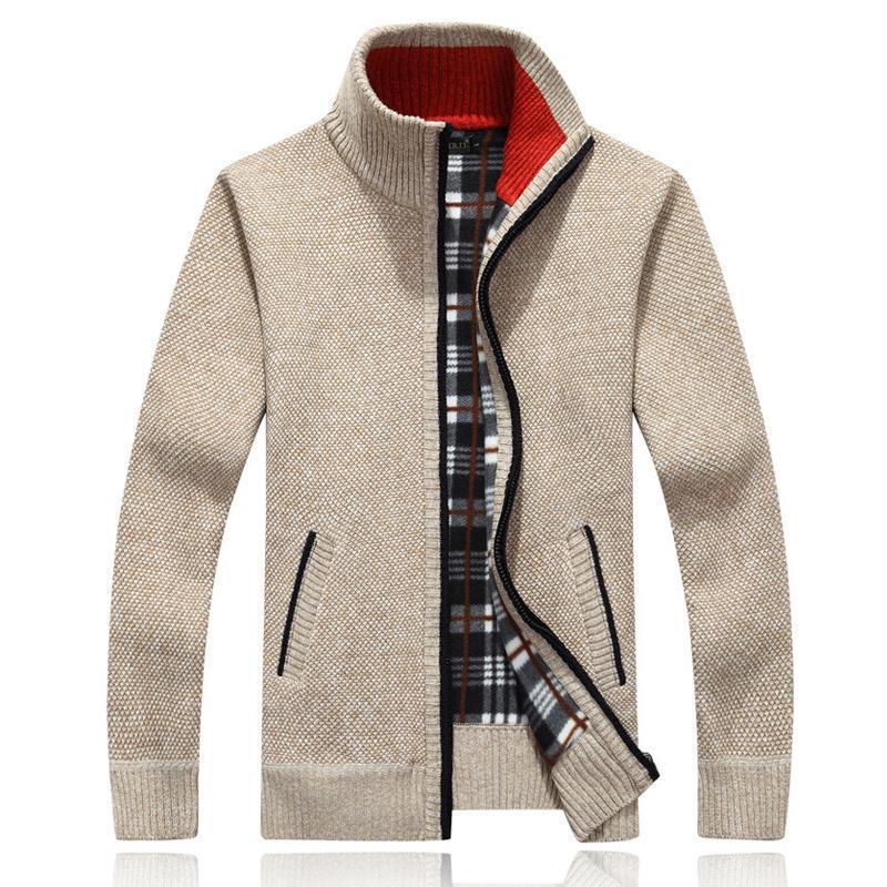 Herren Strickjacke mit hohem Kragen und praktischen Taschen Echoarchiv