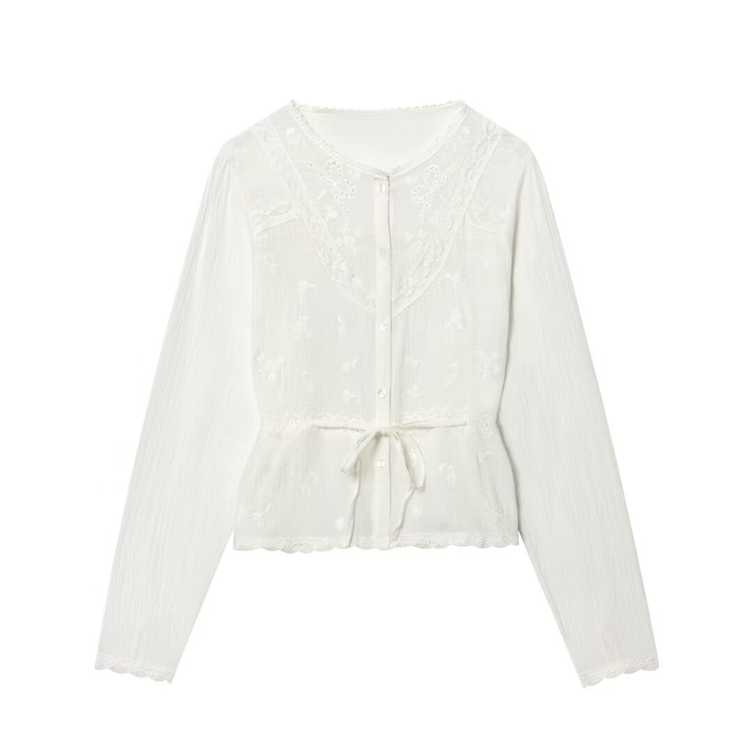 Damen Leichte Stickerei‑Bluse mit Spitzenkragen, Bindeband‑Taillierung und Knopfleiste Echo Archiv