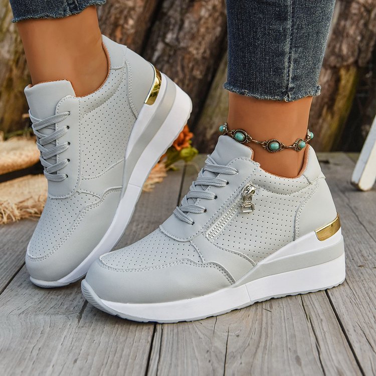 Damen Keil-Sneaker mit seitlichem Reißverschluss, perforiertem Obermaterial und ergonomischem Plateau-Fußbett Echo Archiv