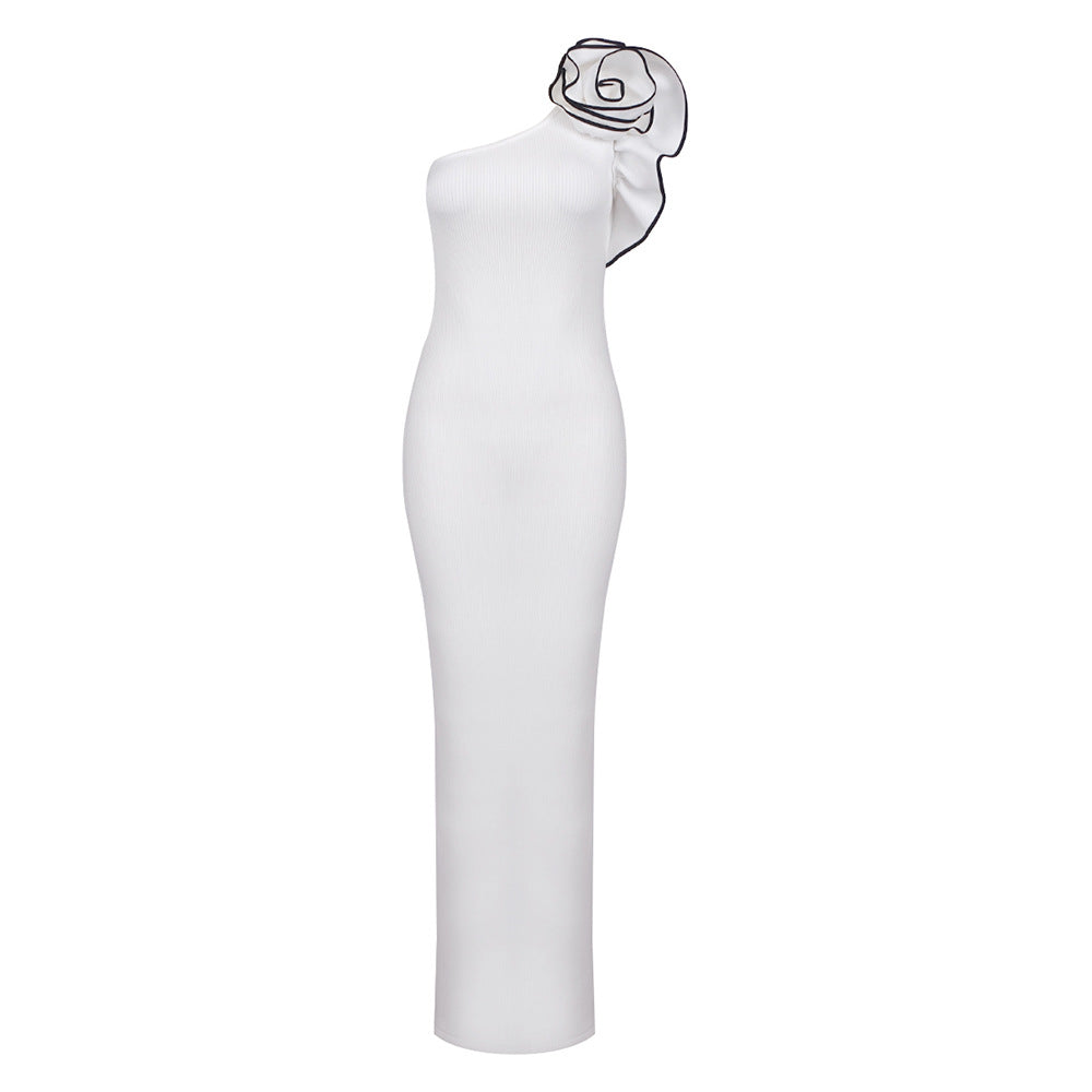Damen Elegantes Maxikleid mit asymmetrischem Design und verspieltem Rüschenakzent Echo Archiv