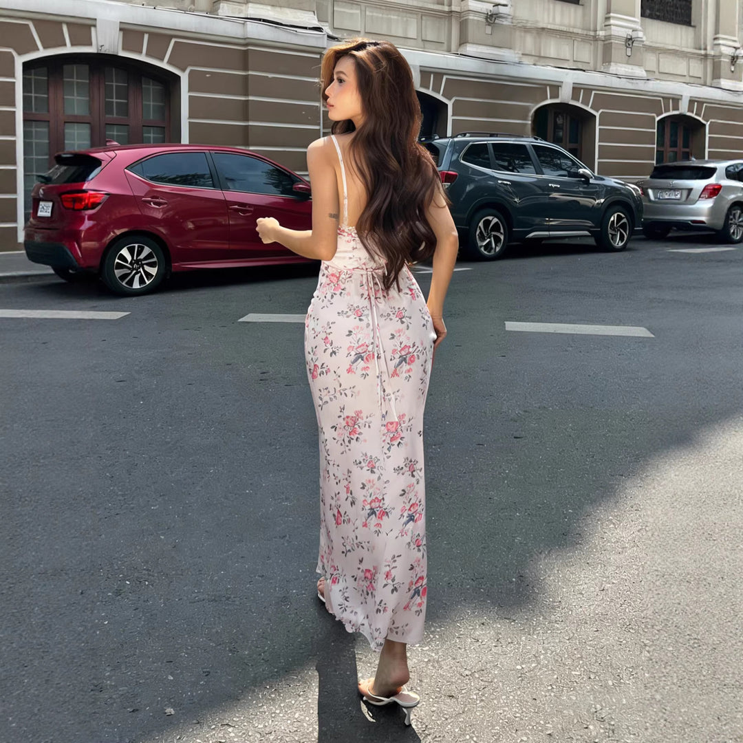 Damen Nachtkleid mit zarten Spitzenakzenten und floralem Design Echo Archiv