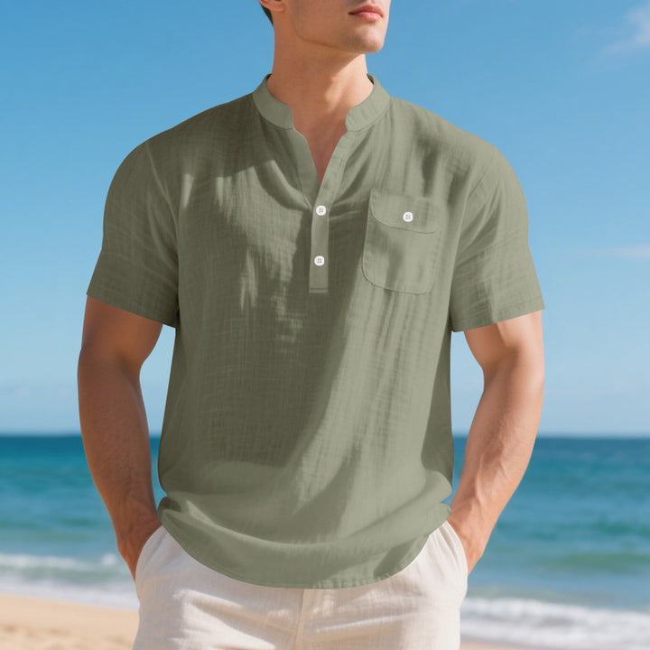 Herren Kurzarm-Hemd mit innovativem Henley-Kragen und praktischer Brusttasche Echoarchiv