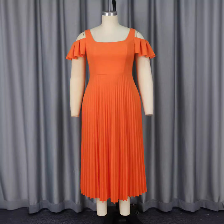 Damen plissiertes Kleid mit schulterfreien Rüschen Echo Archiv