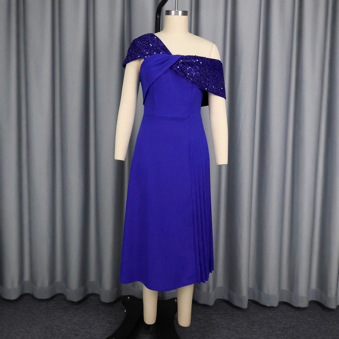 Damen elegantes Abendkleid mit schulterfreiem Design und funkelnden Pailletten Echo Archiv