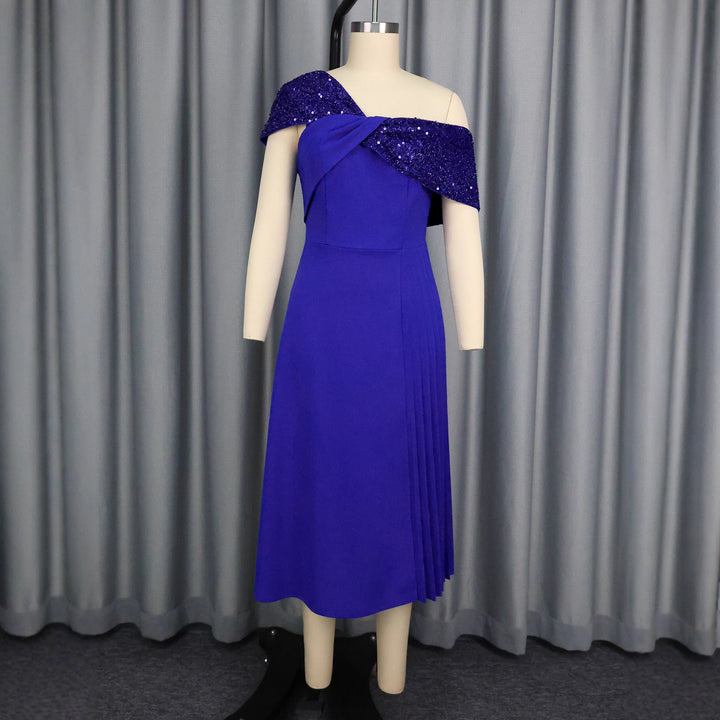 Damen Elegantes Abendkleid mit schimmerndem Oberteil Echo Archiv