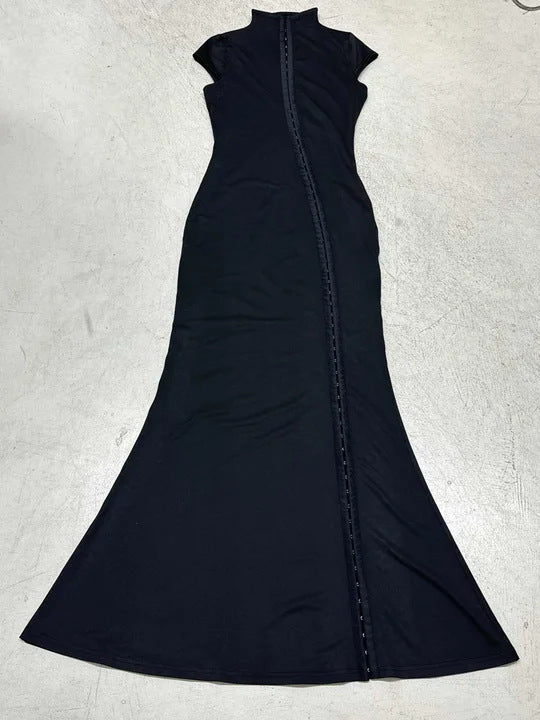 Damen Elegantes Wickelkleid mit hochgeschlossenem Kragen und schmaler Silhouette Echo Archiv