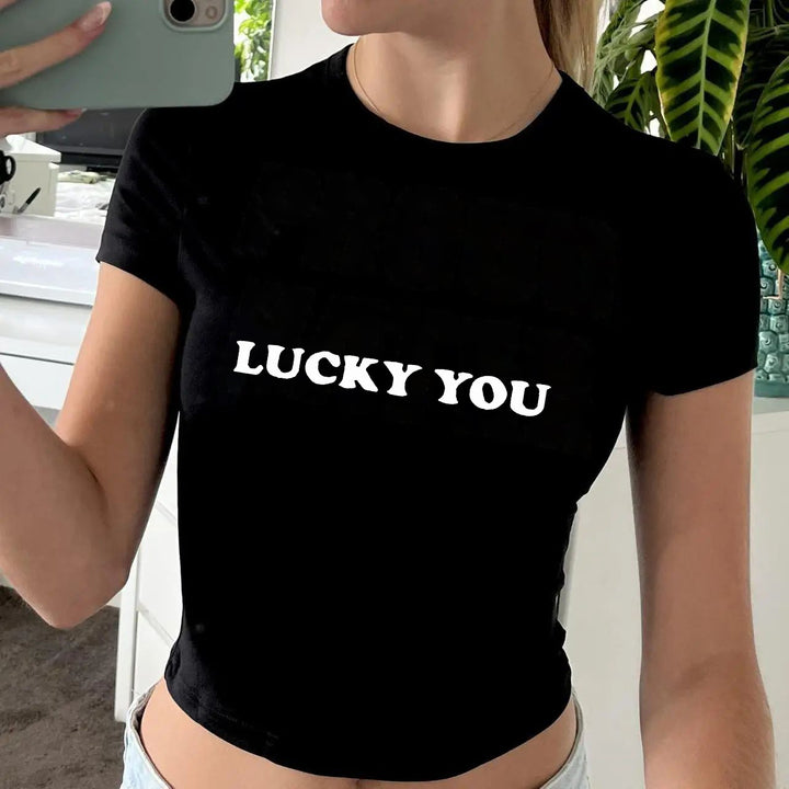 Damen Crop-T-Shirt mit kreativem Totenkopf-Design und figurbetontem Schnitt Echo Archiv