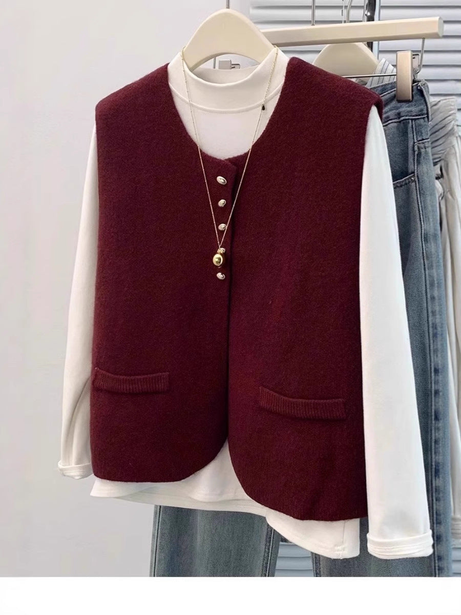 Damen Kurzgeschnittene Ärmellose Strickweste mit Perlenknopfleiste und aufgesetzten Taschen Echoarchiv