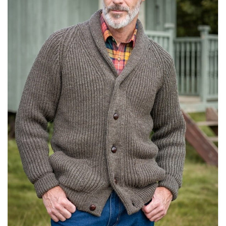 Herren grob gestrickter Cardigan mit praktischen Taschen und modernem V-Ausschnitt Echoarchiv