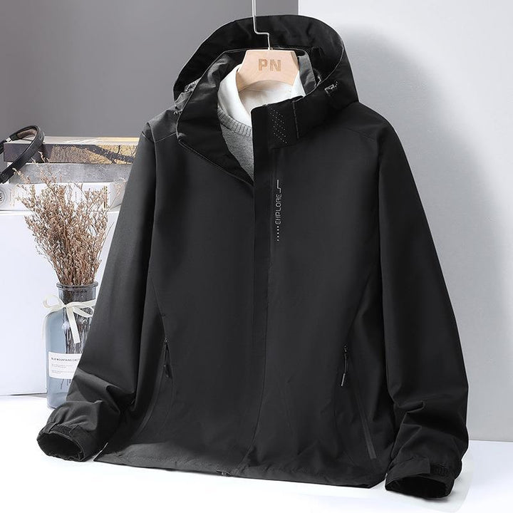 Damen Leichte Softshell-Kapuzenjacke mit winddichter Sturmleiste und verdeckten Reißverschlusstaschen – Célinea