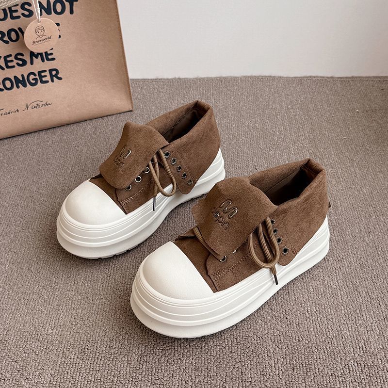 Damen Hochformat Sneakers mit modischem Veloursleder und robustem Plateau Echo Archiv