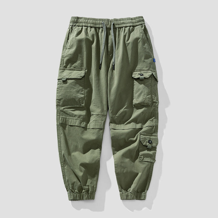 Herren Leichte Canvas-Cargohose im Joggerstil mit elastischem Bund, segmentierten Kniepaneelen und verdeckten Klappentaschen Echo Archiv