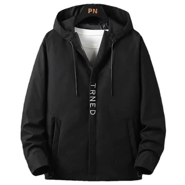 Herren leichte Kapuzen‑Shelljacke mit verdecktem Reißverschluss und minimalistischer Utility‑Optik Echo Archiv
