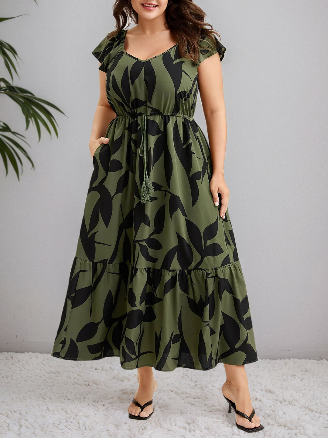 Damen Maxikleid mit floralem Muster und taillierter Silhouette Echo Archiv