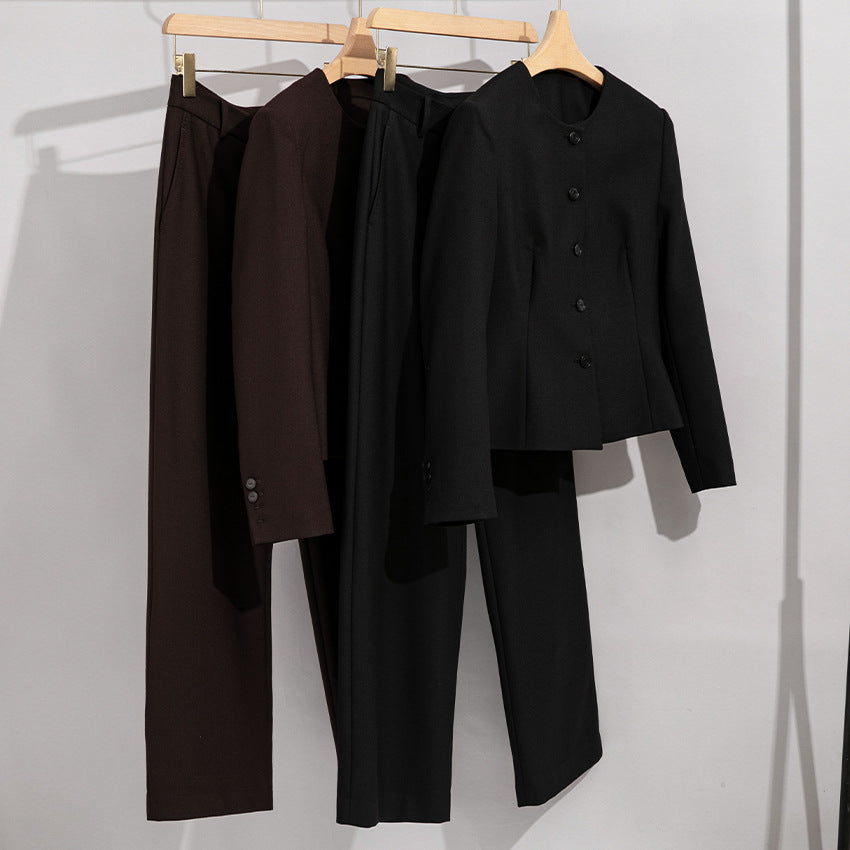Damen Elegantes Hosenanzug-Set aus feinem Wollmix mit Rundhalsausschnitt Echoarchiv