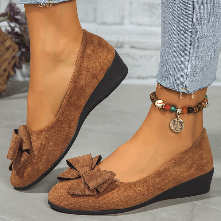 Damen Komfort-Keilabsatz-Ballerina aus Veloursleder – Lioré