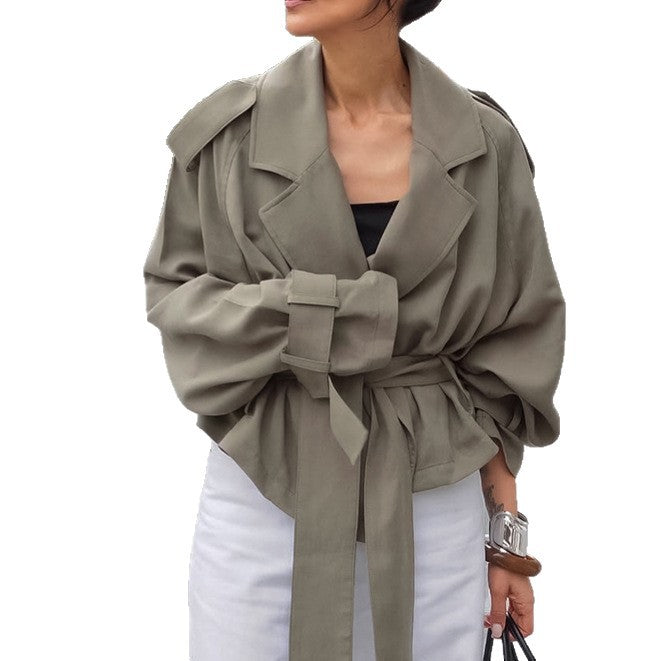 Damen nan gewickelte Cropped-Jacke mit oversized Raglanärmeln und breitem Bindegürtel Echo Archiv