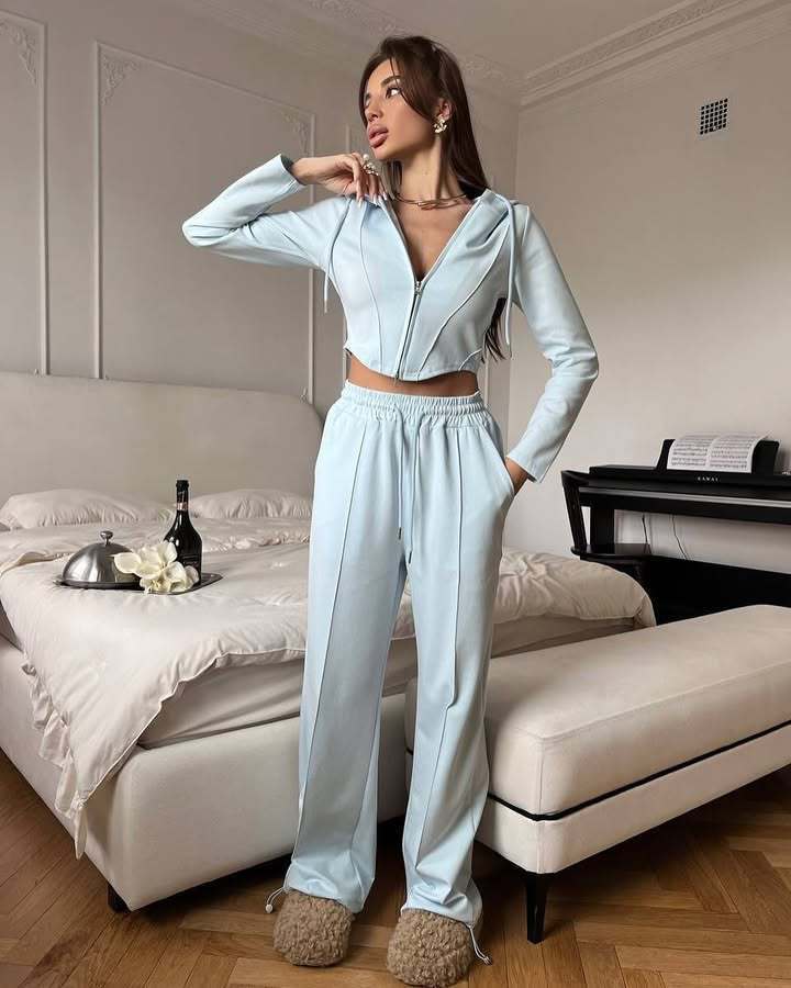Damen tailliertes Cropped-Kapuzensweatshirt mit verdecktem Reißverschluss und High-Waist Wide-Leg Jogginghose Set – Auréline