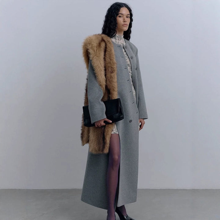 Damen Langer taillierter Wollmix-Mantel mit Rundhalsausschnitt und asymmetrischer Knopfleiste Echo Archiv