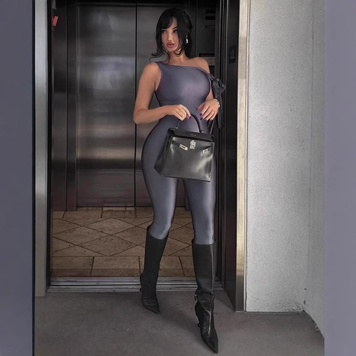 Damen Eleganter Einteiler mit asymmetrischem Schnitt und Chiffonärmel Echo Archiv